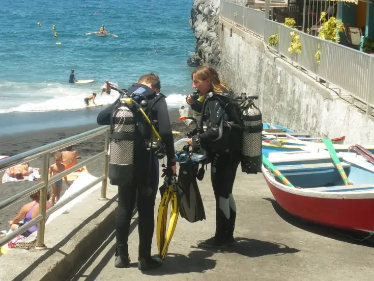 Buceo adaptado en La Palma de mano de profesionales